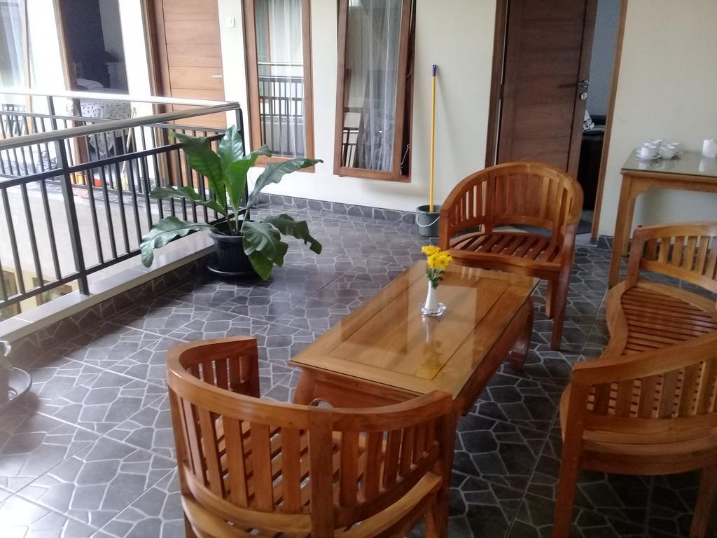 Aloha Hotel 2*